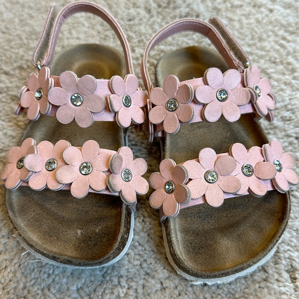 Sandals with flowers and rhinestone size 7/8